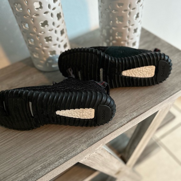 AUTHENTIC-Adidas Yeezy Boost - Size 11  - PREOWNED - Picture 5 of 9